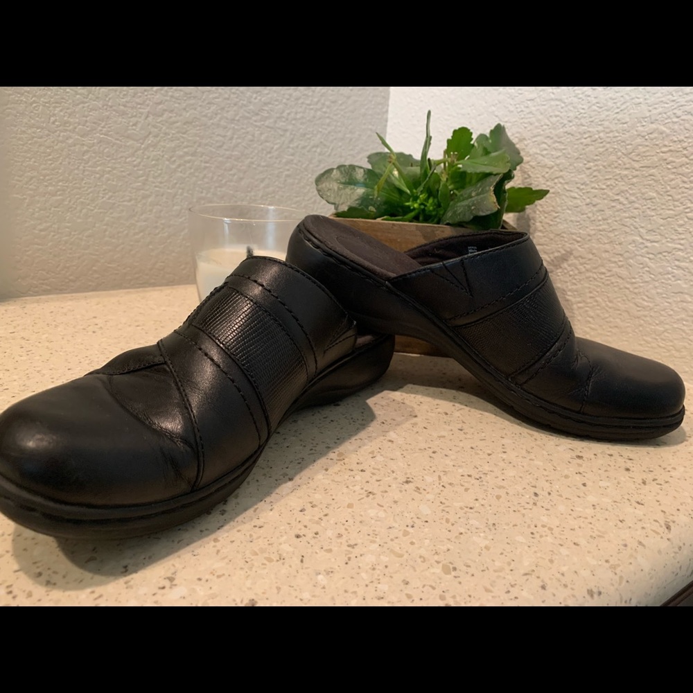 CLARKS ladies size 9